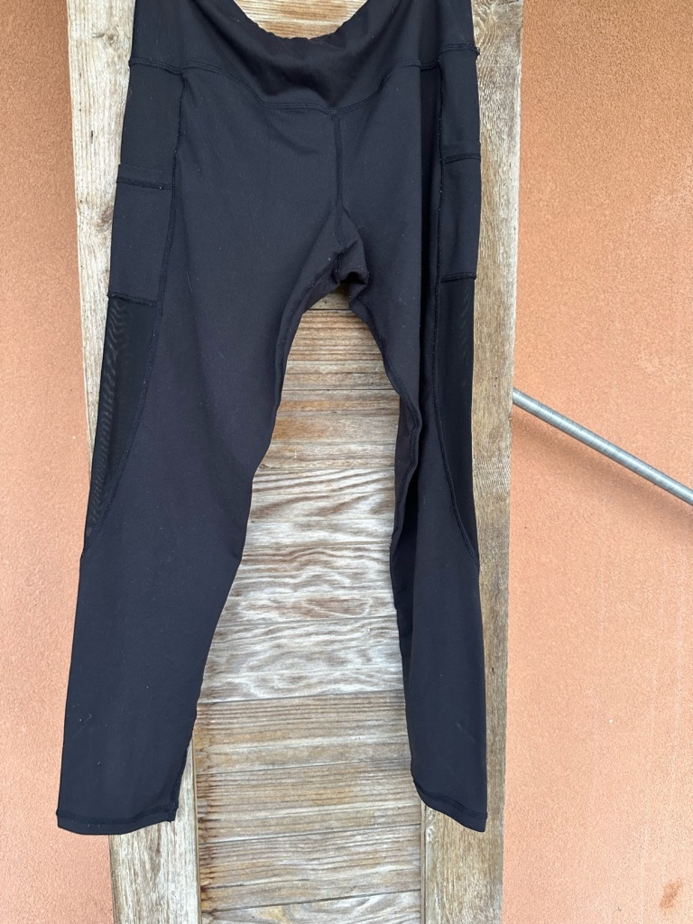 Lululemon Speed Up Cropped Leggings with Mesh Panels Black 6